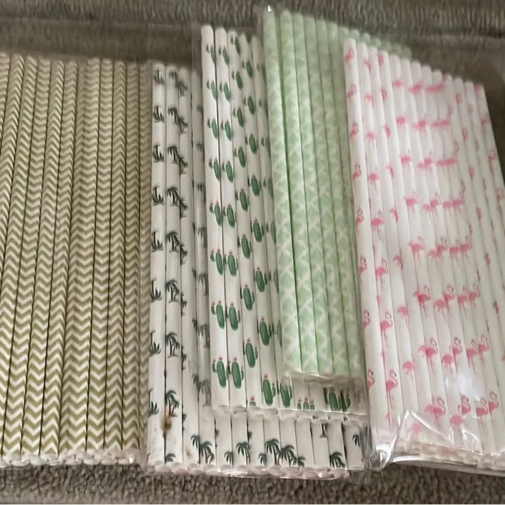Lot of paper straws